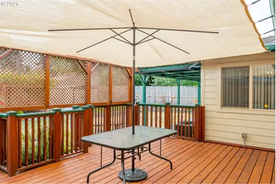 425 W Maple St, Roseburg, OR 97471 - Photo 5