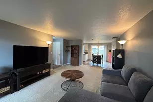 2516 SW 23rd St, Troutdale, OR 97060 - Photo 5