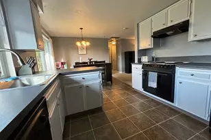 2516 SW 23rd St, Troutdale, OR 97060 - Photo 9