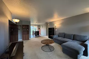 2516 SW 23rd St, Troutdale, OR 97060 - Photo 3