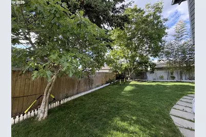 245 SE 193rd Ave, Portland, OR 97233 - Photo 17