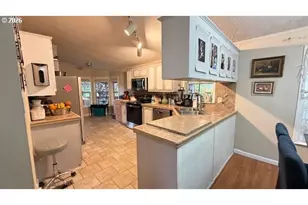 1699 N Terry St, Eugene, OR 97402 - Photo 13