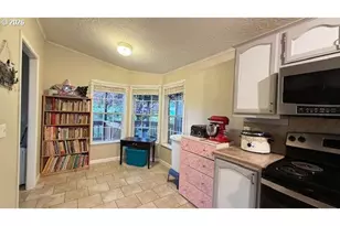 1699 N Terry St, Eugene, OR 97402 - Photo 15