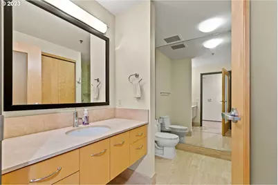 1221 SW 10th Ave #914, Portland, OR 97205 - Photo 7