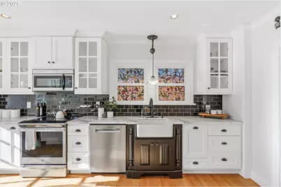 2128 SW Edgewood Rd, Portland, OR 97201 - Photo 11