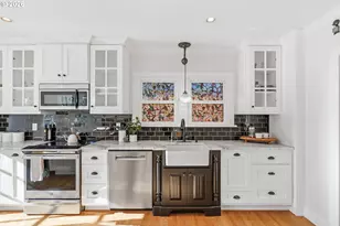 2128 SW Edgewood Rd, Portland, OR 97201 - Photo 11