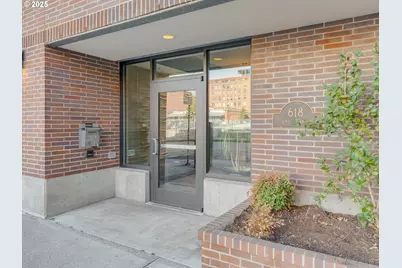618 NW 12th Ave #306, Portland, OR 97209 - Photo 9