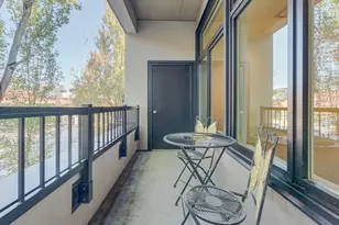 618 NW 12th Ave, Portland, OR 97209 - Photo 33