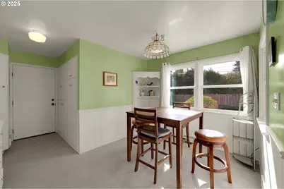 820 Lariat Dr, Eugene, OR 97401 - Photo 13