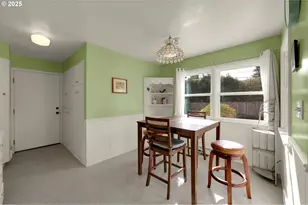 820 Lariat Dr, Eugene, OR 97401 - Photo 13