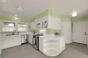 820 Lariat Dr, Eugene, OR 97401 - Photo 17