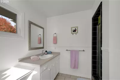 820 Lariat Dr, Eugene, OR 97401 - Photo 33