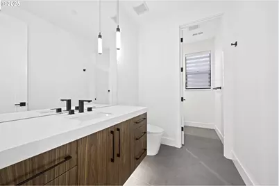 590 W U St, Washougal, WA 98671 - Photo 35