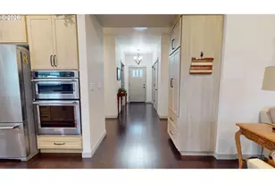 1074 Hamilton St, Springfield, OR 97477 - Photo 3