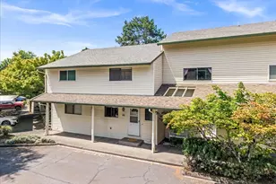 627 N Hayden Bay Dr, Portland, OR 97217 - Photo 3