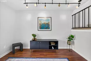 627 N Hayden Bay Dr, Portland, OR 97217 - Photo 15