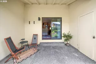 627 N Hayden Bay Dr, Portland, OR 97217 - Photo 11
