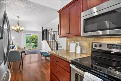 627 N Hayden Bay Dr #14, Portland, OR 97217 - Photo 5