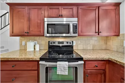 627 N Hayden Bay Dr #14, Portland, OR 97217 - Photo 7