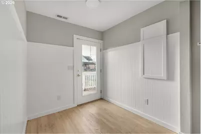 1001 S 6th Ave, Kelso, WA 98626 - Photo 11