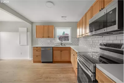 1001 S 6th Ave, Kelso, WA 98626 - Photo 9