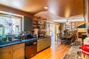 350 W Pine St, Sweet Home, OR 97386 - Photo 11