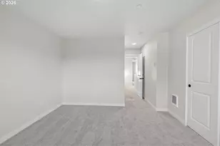 9279 E Burnside St, Portland, OR 97216 - Photo 13