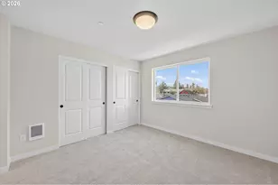 9279 E Burnside St, Portland, OR 97216 - Photo 11