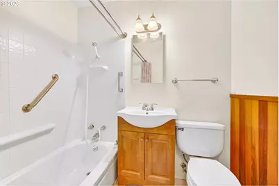 4934 SE Malden Dr, Portland, OR 97206 - Photo 19