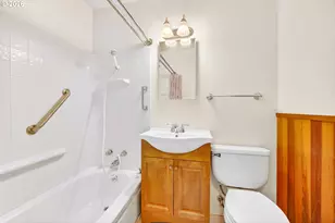 4934 SE Malden Dr, Portland, OR 97206 - Photo 19