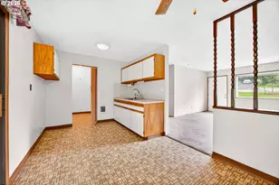 4934 SE Malden Dr, Portland, OR 97206 - Photo 11