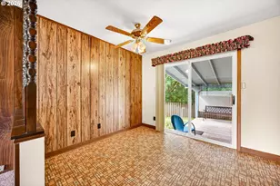 4934 SE Malden Dr, Portland, OR 97206 - Photo 9