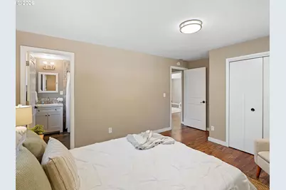 10953 SE Salmon St, Portland, OR 97216 - Photo 15