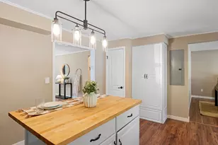 10953 SE Salmon St, Portland, OR 97216 - Photo 9