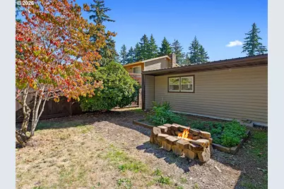 10953 SE Salmon St, Portland, OR 97216 - Photo 25