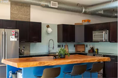 408 NW 12th Ave #306, Portland, OR 97209 - Photo 23