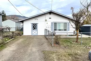 309 Lake Ave, La Grande, OR 97850 - Photo 1