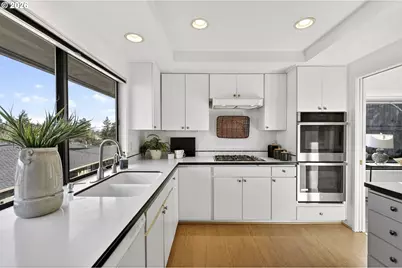 45 Condolea Ct, Lake Oswego, OR 97035 - Photo 9