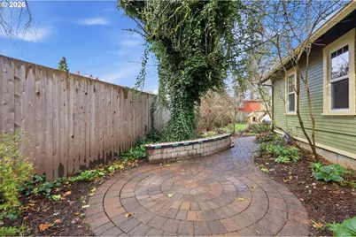 557 W 19th Ave, Eugene, OR 97401 - Photo 33