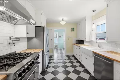 557 W 19th Ave, Eugene, OR 97401 - Photo 15