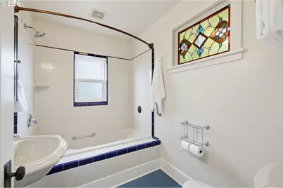 557 W 19th Ave, Eugene, OR 97401 - Photo 21