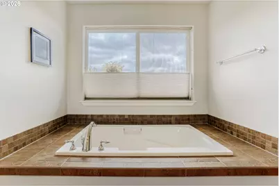 21533 SW Susan Ln, Beaverton, OR 97003 - Photo 23
