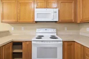 2047 SE Huckleberry Ave, Warrenton, OR 97146 - Photo 9