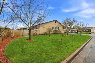 1967 Astor Way, Woodburn, OR 97071 - Photo 3