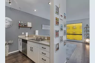 1125 NW 9th Ave #518, Portland, OR 97209 - Photo 9