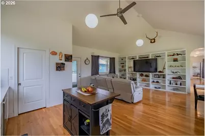 28600 Jones Dr, Foster, OR 97345 - Photo 5