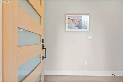 2885 NE Couch St, Portland, OR 97232 - Photo 5