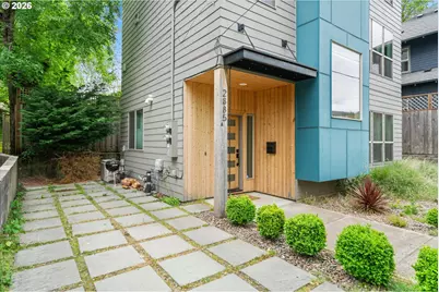 2885 NE Couch St, Portland, OR 97232 - Photo 3