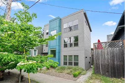 2885 NE Couch St, Portland, OR 97232 - Photo 1