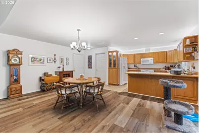 2142 Lynne Dr, North Bend, OR 97459 - Photo 17
